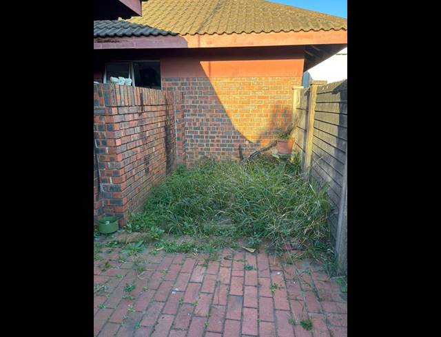 3 BEDROOM TOWNHOUSE FOR SALE IN BIRDSWOOD